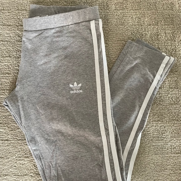 ESSENTIALS 3-STRIPES HIGH-WAISTED SINGLE JERSEY LEGGINGS - Picture 2 of 4